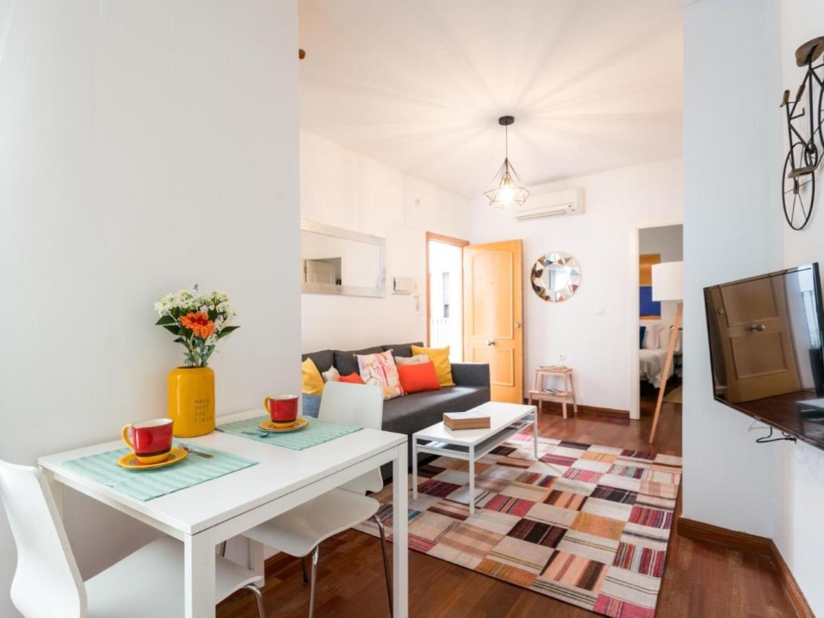 Holi-Rent Santa Marina Appartement Sevilla Buitenkant foto